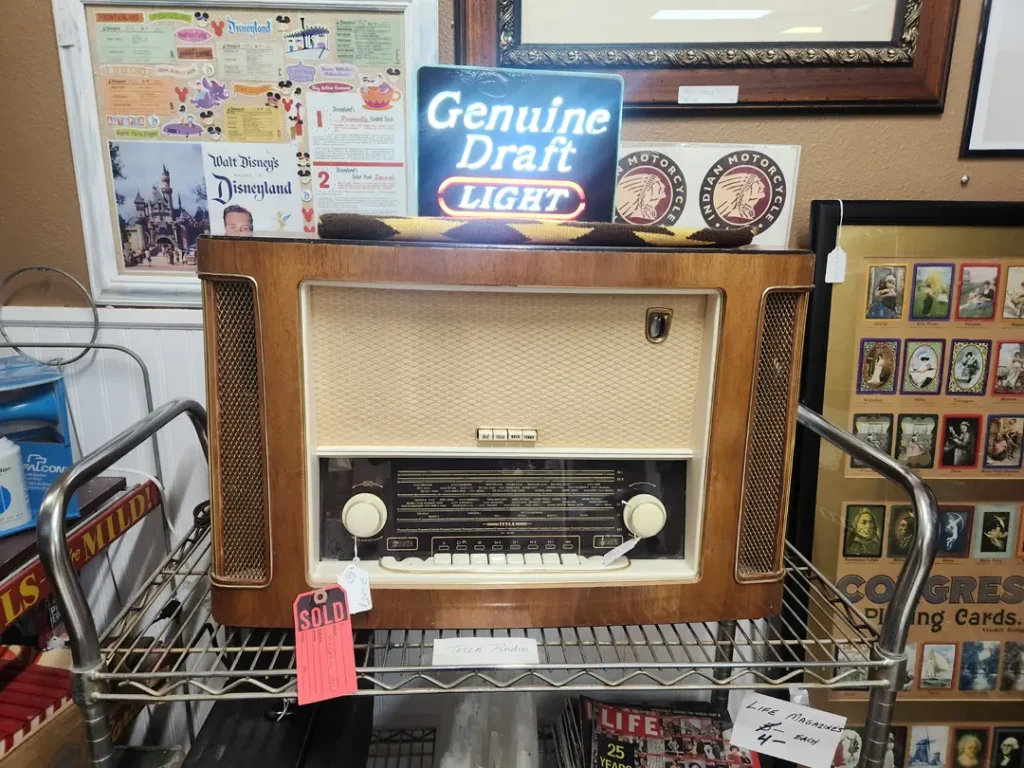 A vintage radio with a 